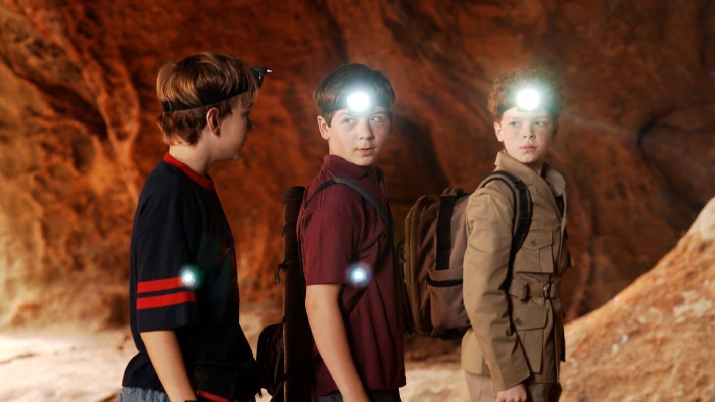 Backdrop for The Three Investigators in The Secret of Skeleton Island